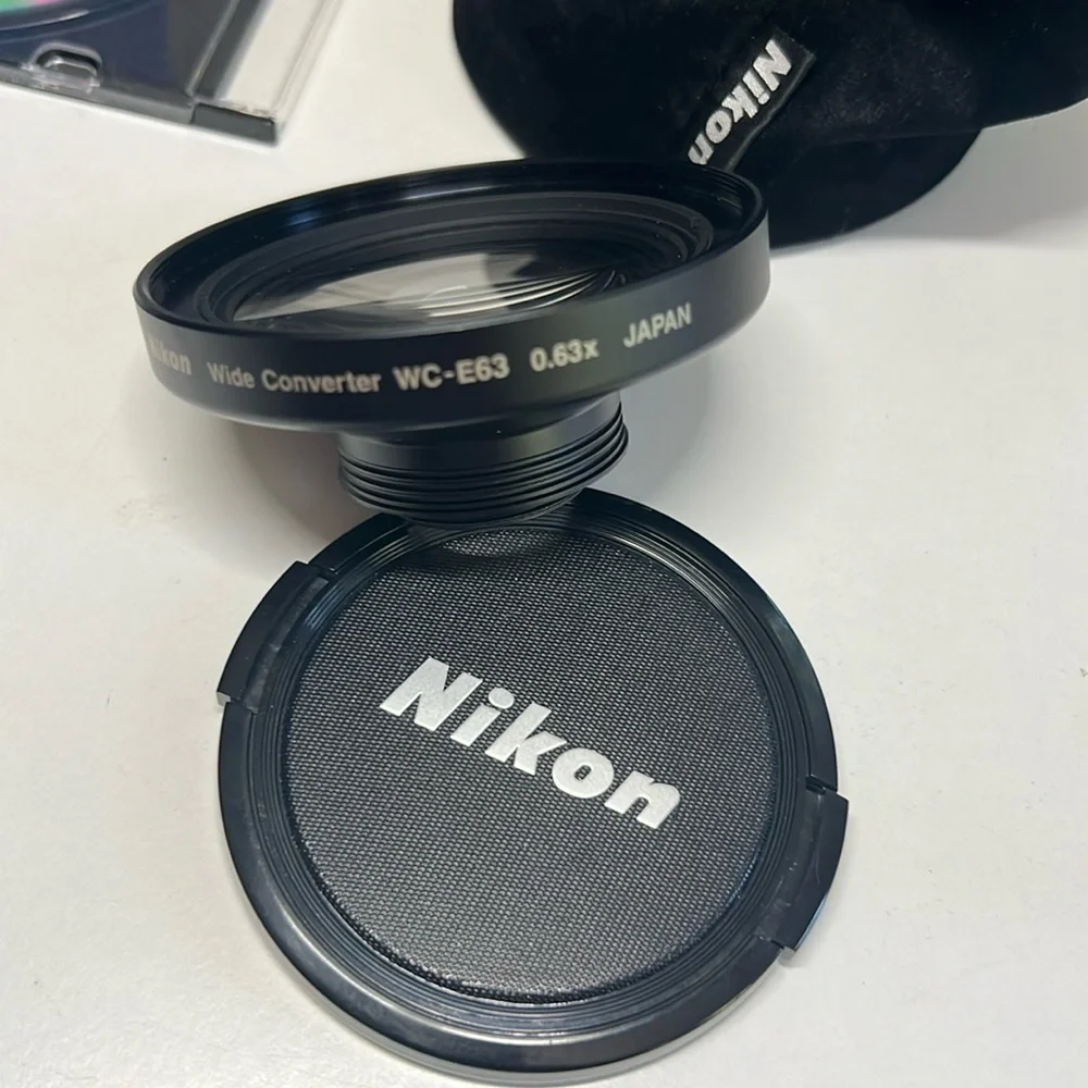 Nikon Coolpix 950 2MP Digital Camera - 3x Optical Zoom with 2 optical lenses